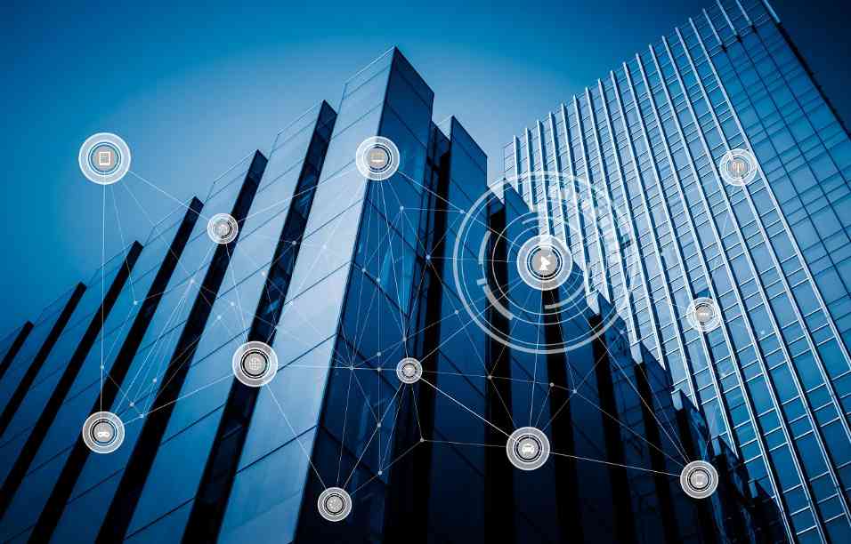 智能建筑与智慧园区转型的网络技术架构与实施路径