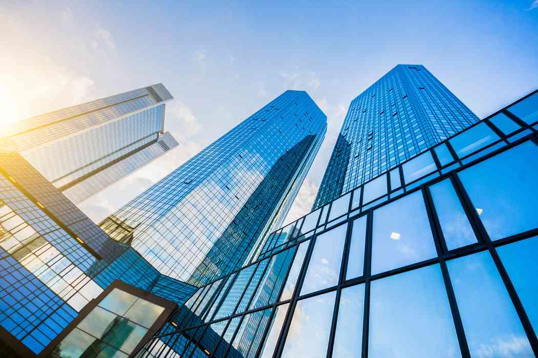 高层建筑的可持续革新：被动式设计与响应式立面