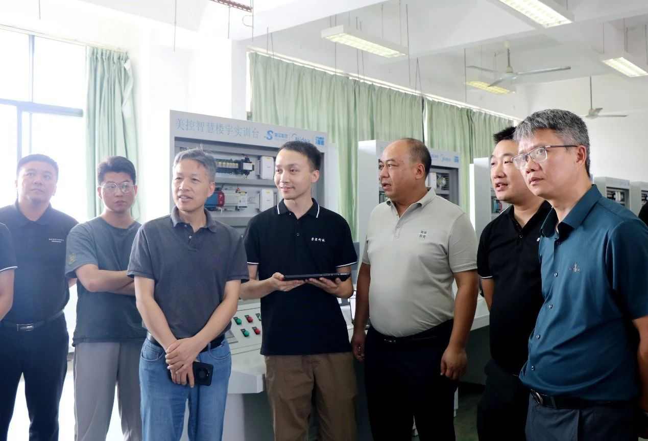 高校合作｜广机电-美的-崇实三方战略合作签约仪式圆满举行！