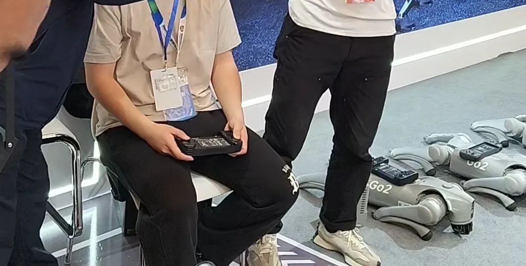 与雷军同屏后，海尔周总靠它扳回一局(图11)